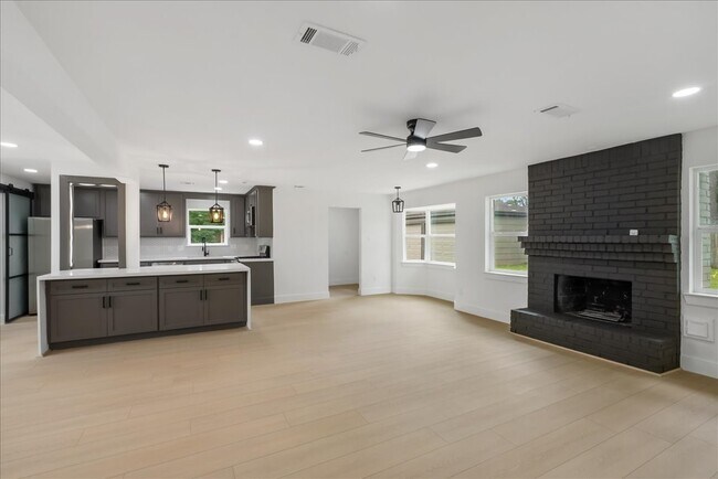 Foto del edificio - 3234 Cherry Springs Dr
