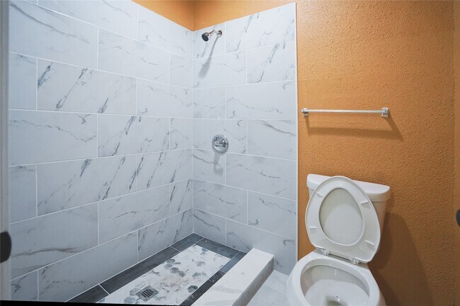 Foto del edificio - 8055 Cambridge St