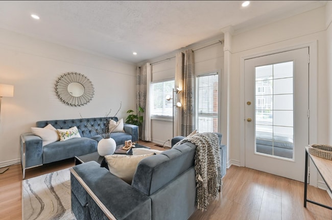 Photo du bâtiment - 406 Nairn Ave