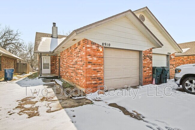 Foto del edificio - 8910 Oak Valley Dr