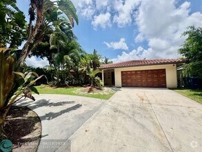 Building Photo - 3720 Coral Hills Dr