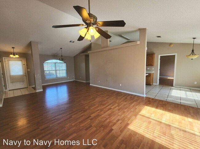 Foto del edificio - 3 br, 2 bath House - 6000 Yellow Rose Drive