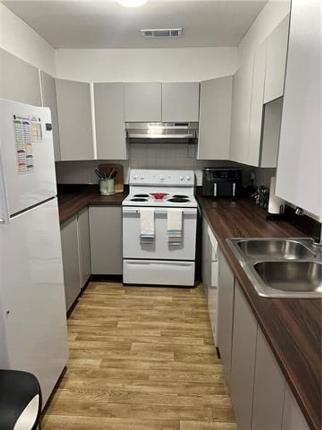 Foto del edificio - 3026 Constance St