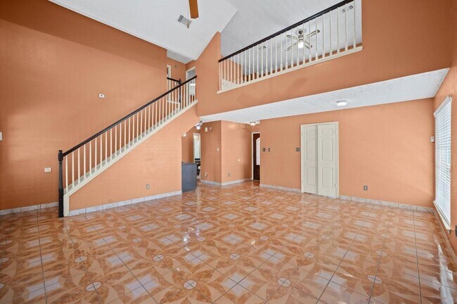 Foto del edificio - 4711 Newpark Dr