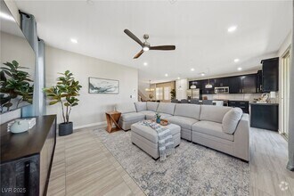 Building Photo - 12131 Arrebol Ave