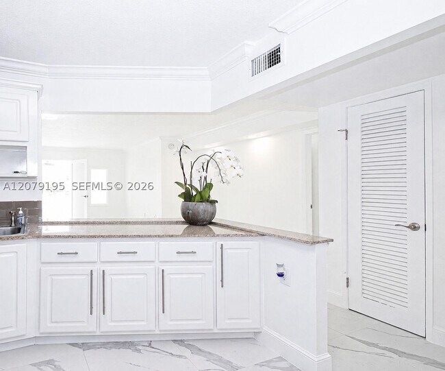 Foto del edificio - 1680 NE 191st St