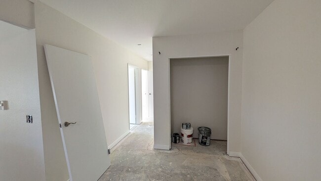 Foto del edificio - Refreshed condo in Gated Community