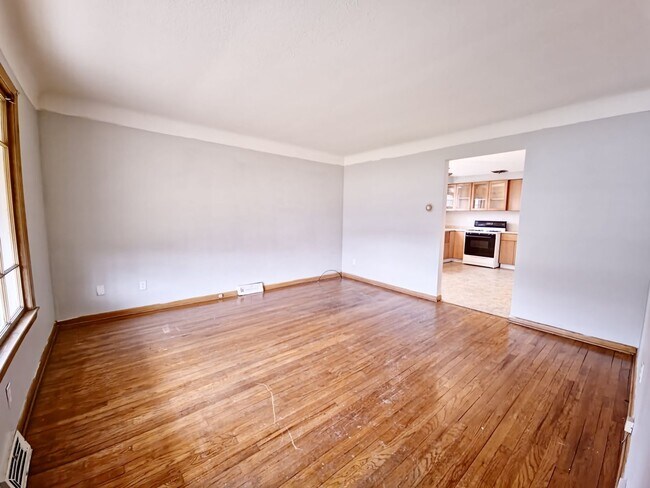 Foto del edificio - 1537 E 212th Street