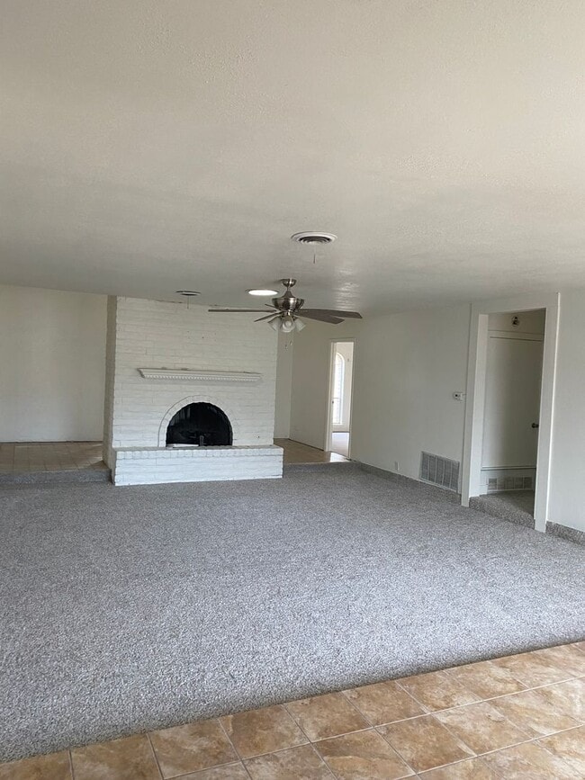 Building Photo - 3501 Langtry Dr