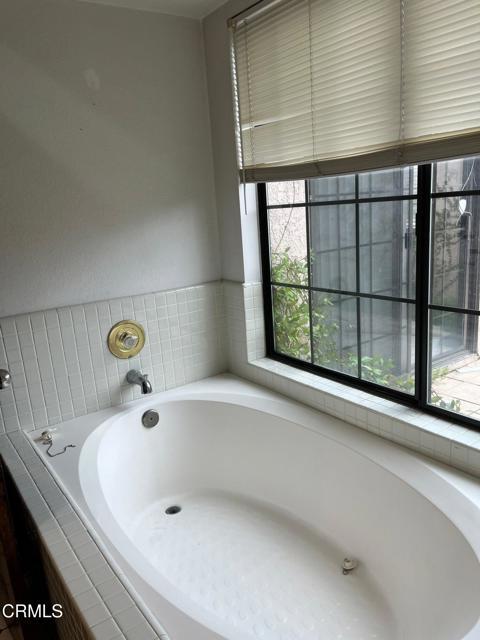 Foto del edificio - 2201 Firestone Ct