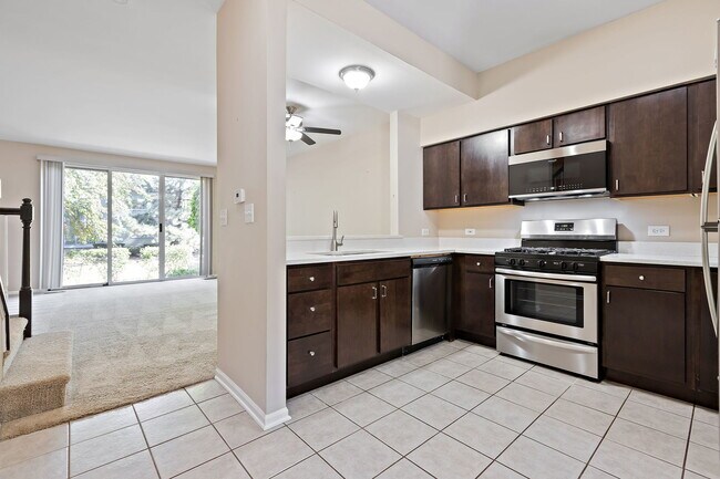 Building Photo - 2736 Odlum Dr
