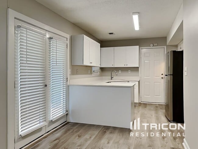 Building Photo - 39 Pine Grove Cir