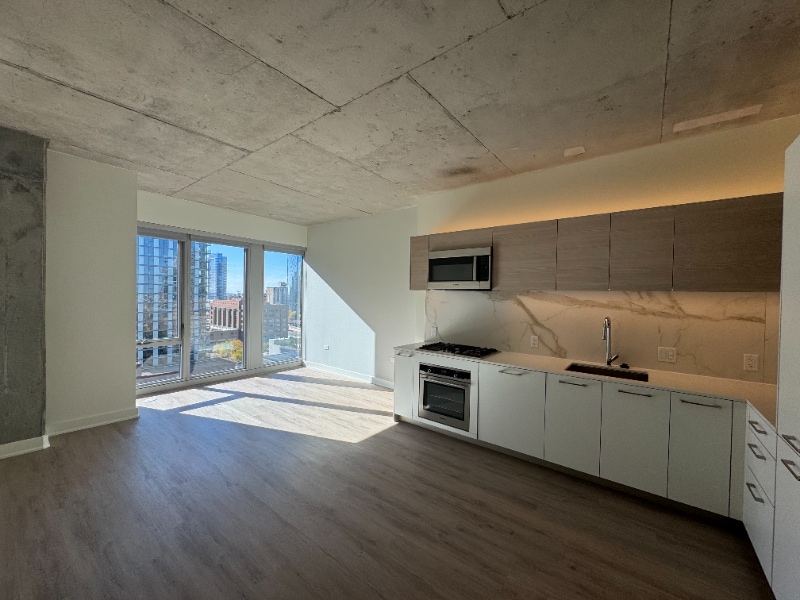 Photo - 167 N Desplaines St (Chicago, IL)