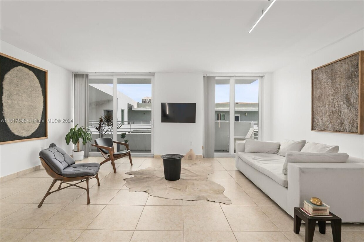 Foto principal - 7800 Collins Ave