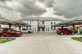 Building Photo - 9 W Fig Ave