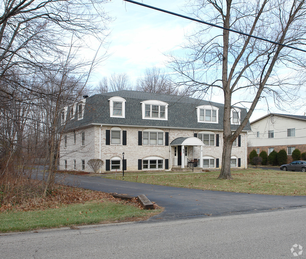Primary Photo - 52 Southwoods Dr