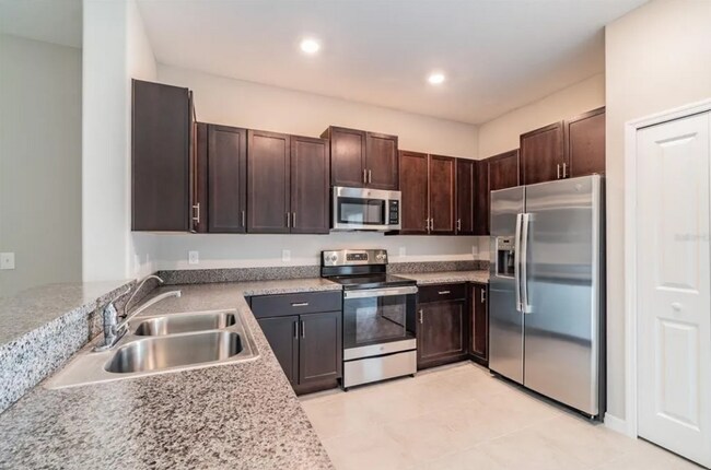 Foto del edificio - Modern 3BR/2.5BA Townhome with Pool Access & Deposit-Free Living!