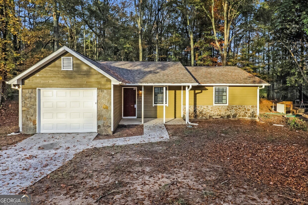 9395 Forest Knoll Dr, Jonesboro, GA 30238 House Rental in Jonesboro