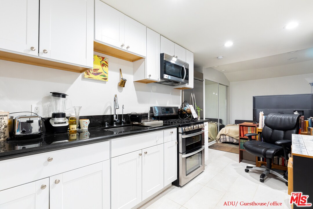 Foto principal - 18251 Sugarman St