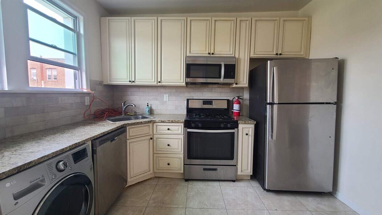Foto principal - 210 73rd St