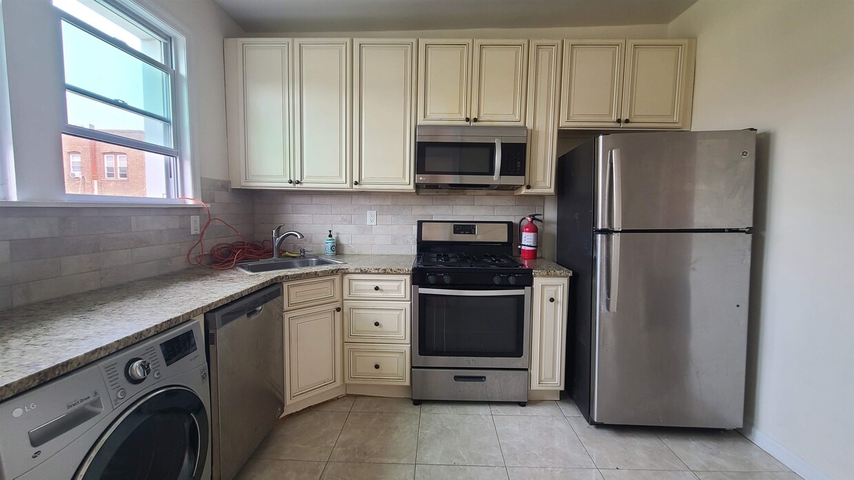 Primary Photo - 210 73rd St