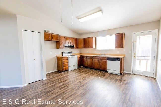 Building Photo - 3 br, 2 bath House - 9351 E. Dallas Street