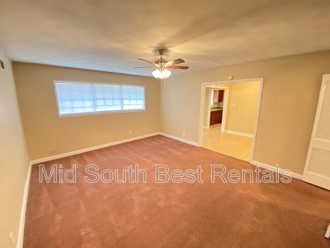 Foto del edificio - 4947 Teal Ave