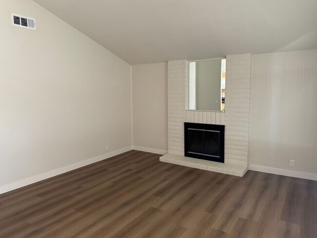 Foto del edificio - Home for Rent in Citrus Heights, CA