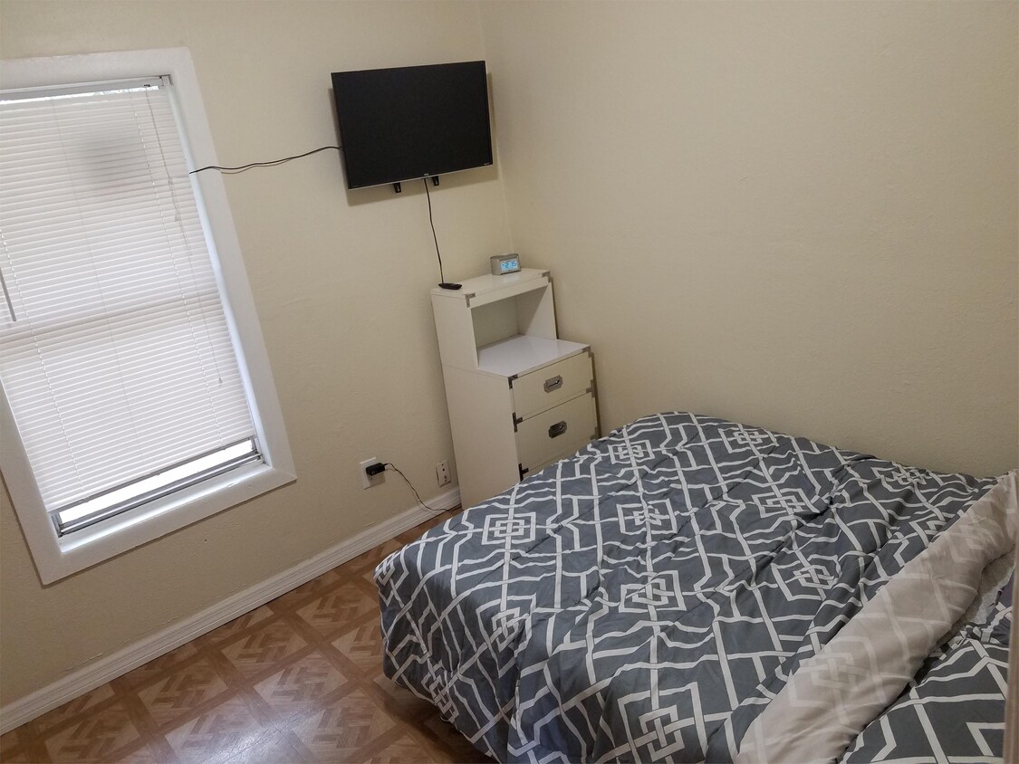 Foto principal - 549 San Bernardino St