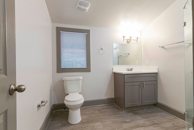 Building Photo - 1253 Church St