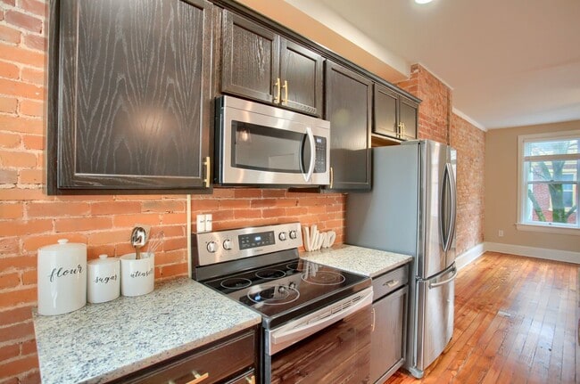 Building Photo - 1505 Penn St