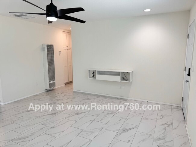 Building Photo - Updated 3 Bed 2 Bath Home Centrally Located!!