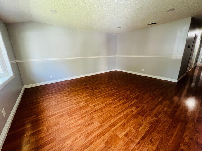 Foto del edificio - Spacious home in West San Jose