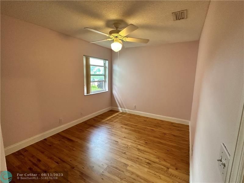 Foto principal - 4105 Banyan Trails Dr