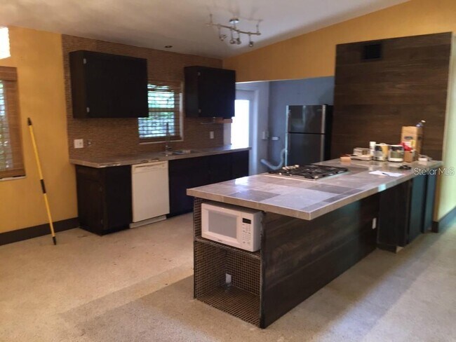 Foto del edificio - 2723 N Ridgewood Ave