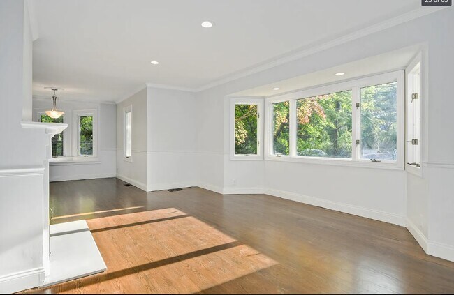 Foto del edificio - 109 Taft Crescent