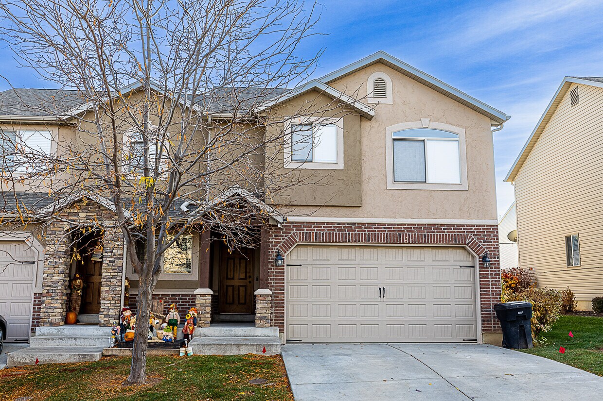 1767 W 5050 S, Roy, UT 84067 Townhome Rentals in Roy UT