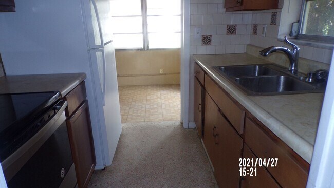 Foto del edificio - Cute Deltona Homes  CALL Sheila Campbell 4...