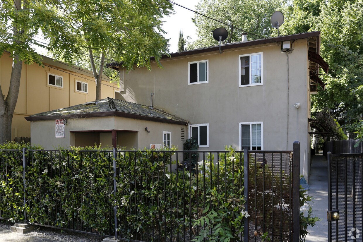 Building Photo - 2405 F St
