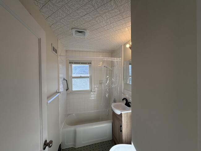 Building Photo - 32 Glenellen Rd