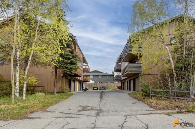 Building Photo - 9701 Morningside Loop