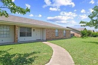 Building Photo - 1201 N Nolan River Rd