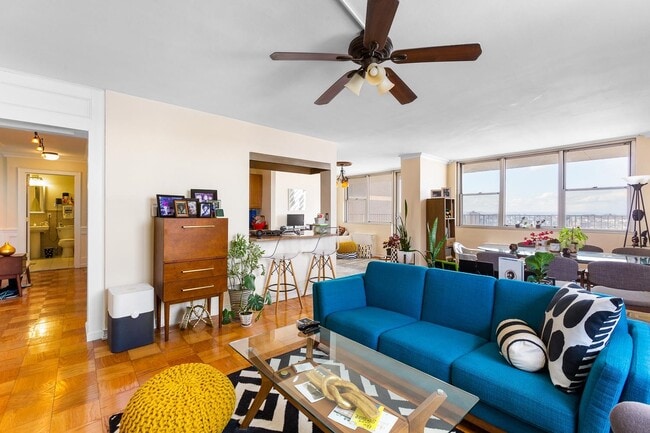 Foto del edificio - 6040 JFK Blvd E