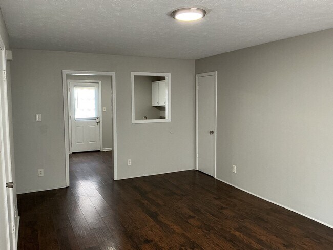 Building Photo - 279 Tinker Hill Cv