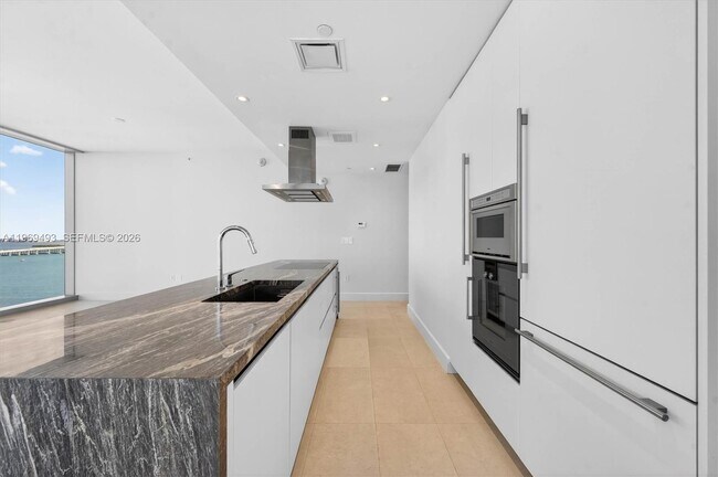 Foto del edificio - 700 NE 26th Terrace