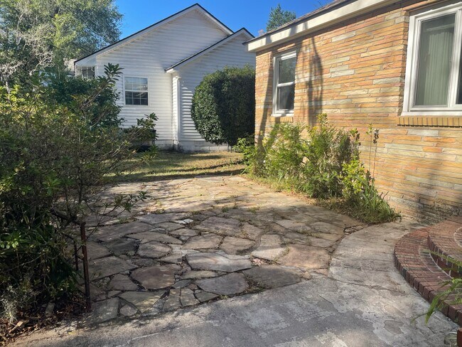 Foto del edificio - 1614 E 50th St