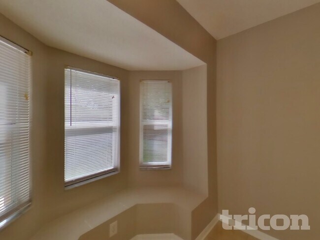 Foto del edificio - 6739 Summer Haven Dr