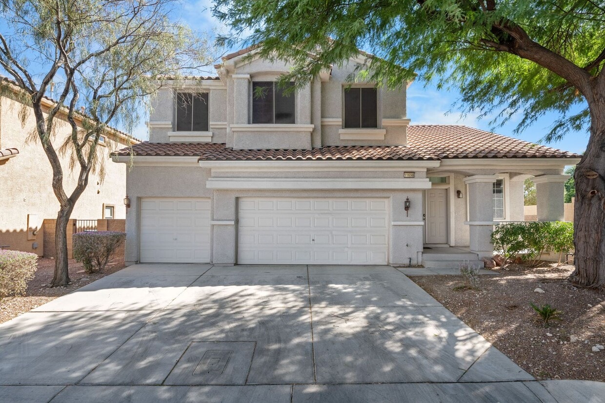 Primary Photo - Beautifully Updated 4-Bedroom Home with 3-...