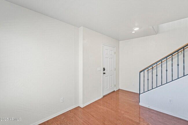 Foto del edificio - 753 N Port Dr