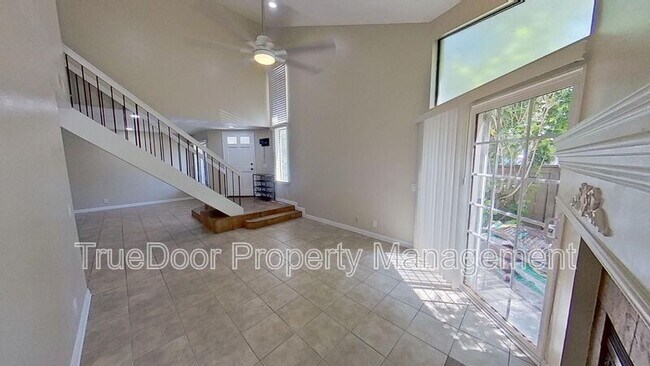 Building Photo - 389 Deerfield Ave